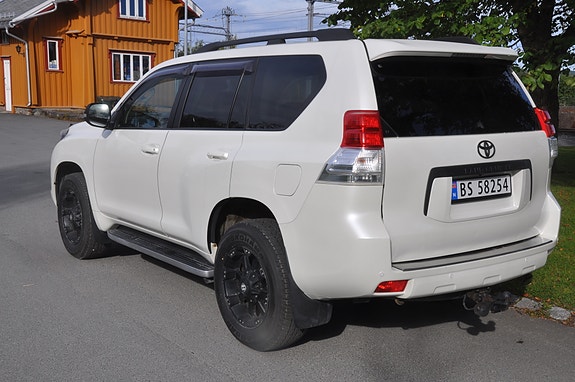 Toyota Land Cruiser 5 of 15