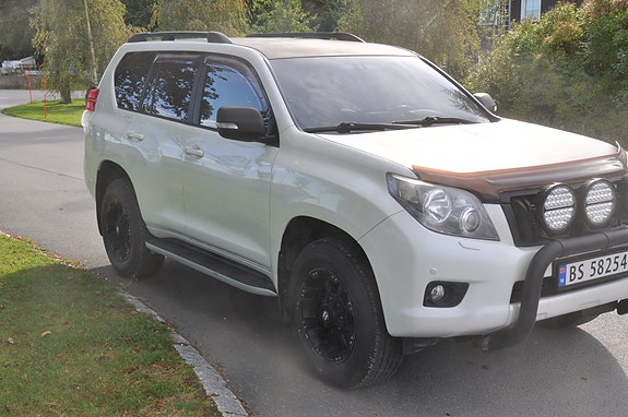 Toyota Land Cruiser 2 of 15