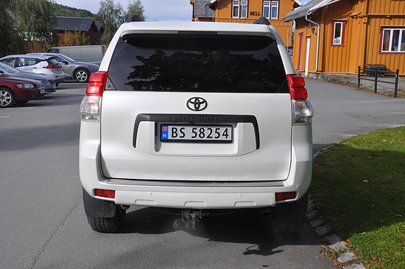 Toyota Land Cruiser 4 of 15