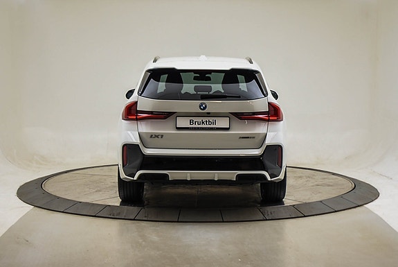 BMW iX1 17 of 17
