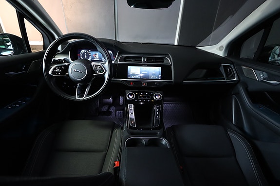 Jaguar I-PACE 20 of 25