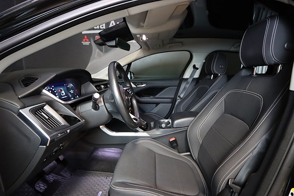 Jaguar I-PACE 18 of 25