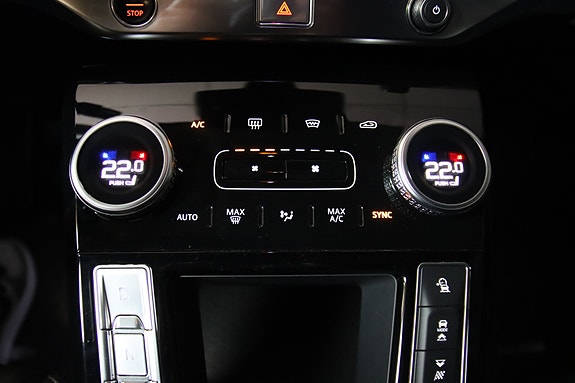 Jaguar I-PACE 15 of 25