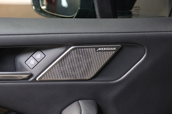 Jaguar I-PACE 10 of 25