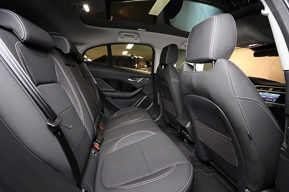 Jaguar I-PACE 24 of 25