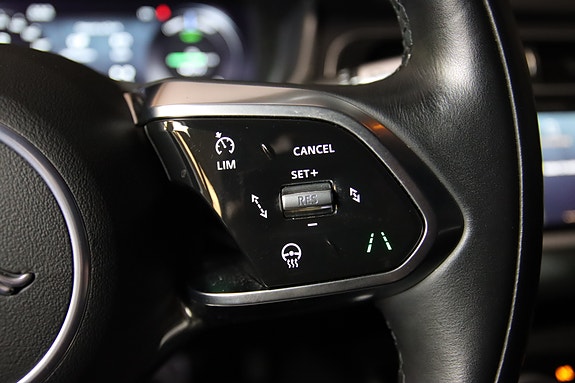 Jaguar I-PACE 13 of 25
