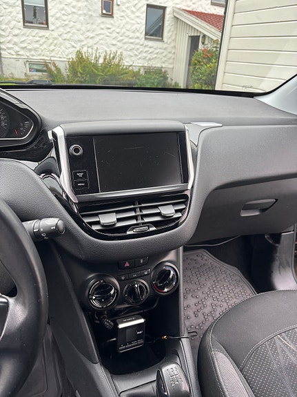 Peugeot 208 11 of 23