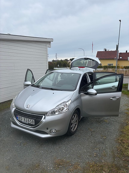 Peugeot 208 9 of 23