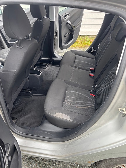 Peugeot 208 8 of 23