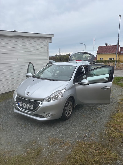 Peugeot 208 4 of 23