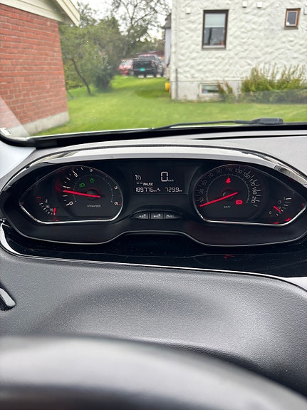 Peugeot 208 22 of 23