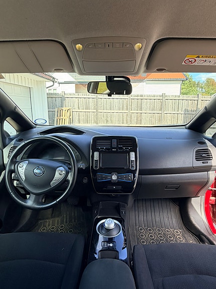 Nissan Leaf 6 of 9