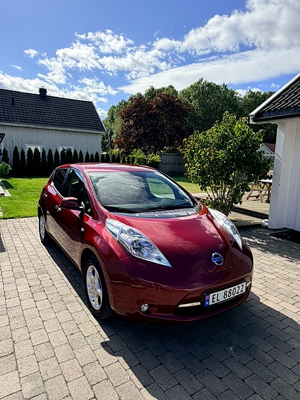 Nissan Leaf 4 of 9