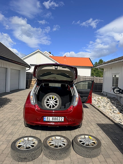 Nissan Leaf 5 of 9
