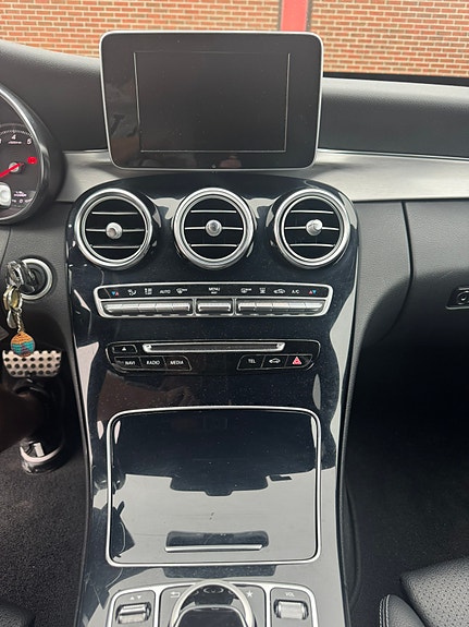 Mercedes-Benz C350 e 9 of 12