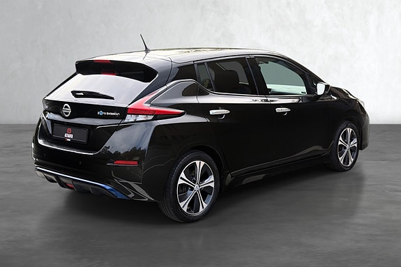 Nissan Leaf 6 of 26