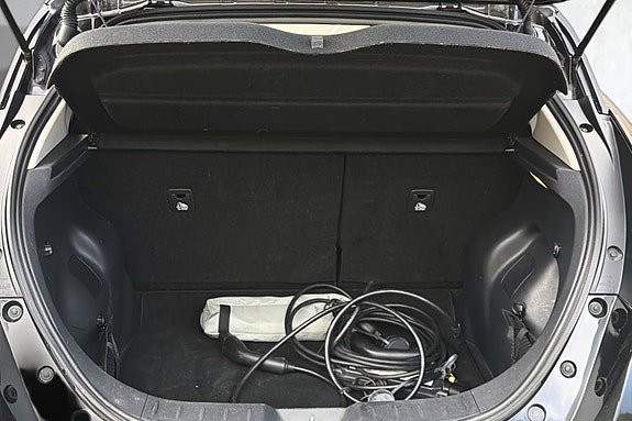 Nissan Leaf 7 of 26