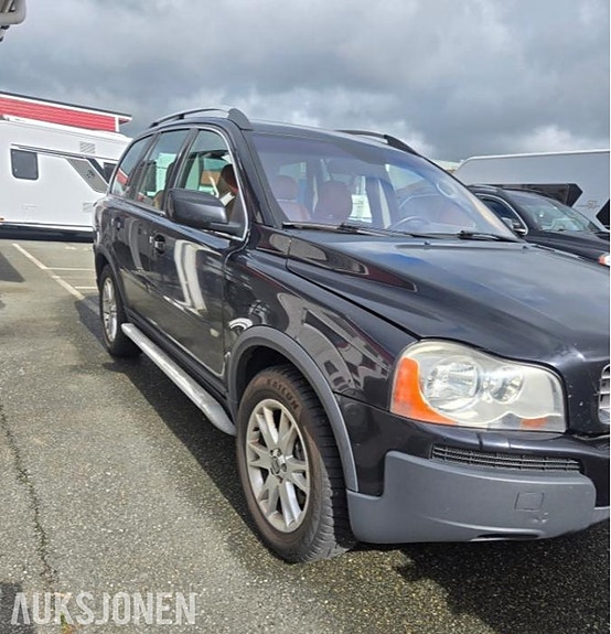 Volvo XC90 3 of 22