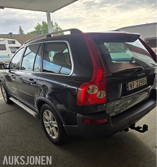 Volvo XC90 4 of 22