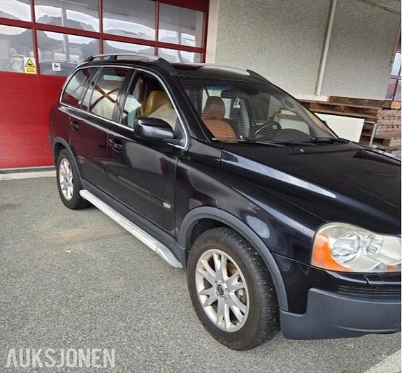 Volvo XC90 8 of 22