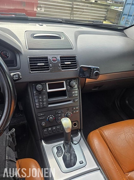 Volvo XC90 13 of 22