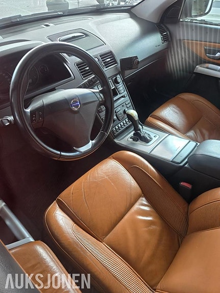 Volvo XC90 11 of 22