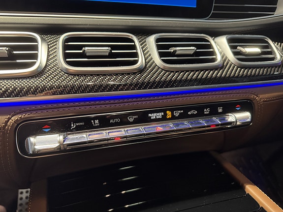 Mercedes-Benz GLS63 18 of 30