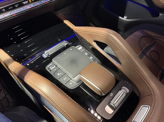 Mercedes-Benz GLS63 17 of 30