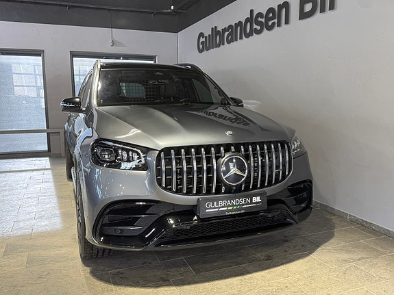 Mercedes-Benz GLS63 2 of 30