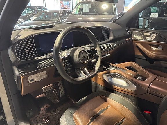 Mercedes-Benz GLS63 13 of 30