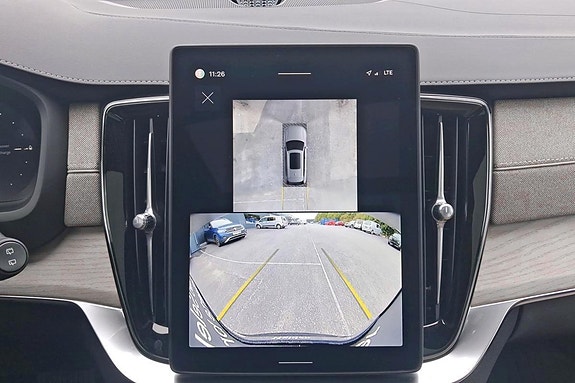 Volvo XC90 18 of 30