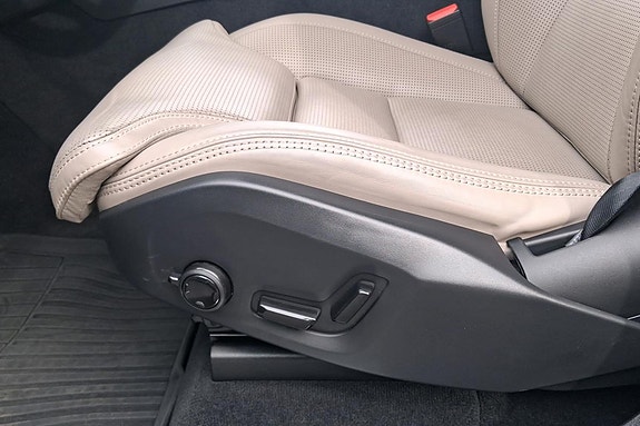 Volvo XC90 27 of 30