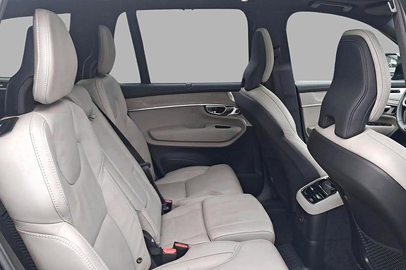 Volvo XC90 22 of 30