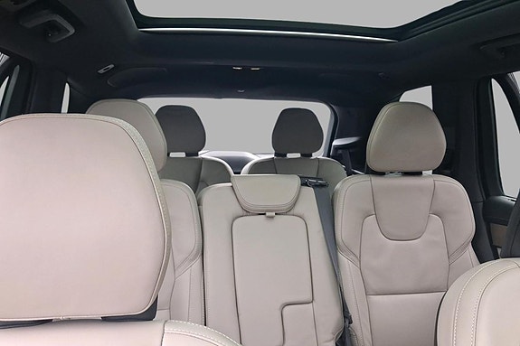 Volvo XC90 25 of 30