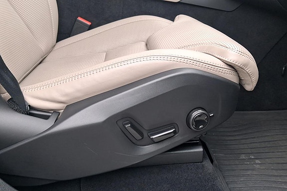 Volvo XC90 28 of 30