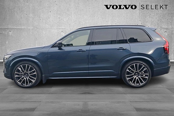 Volvo XC90 4 of 30
