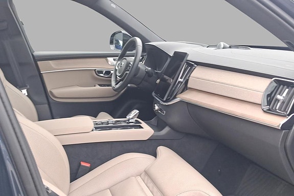 Volvo XC90 21 of 30