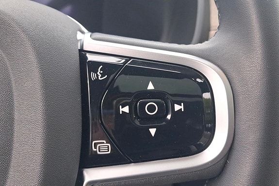 Volvo XC90 15 of 30