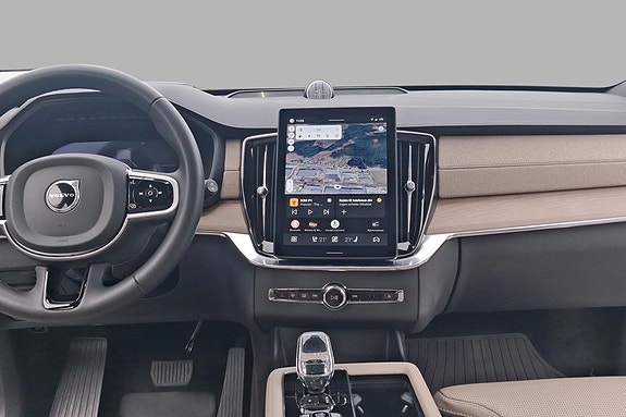 Volvo XC90 16 of 30