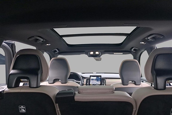 Volvo XC90 24 of 30