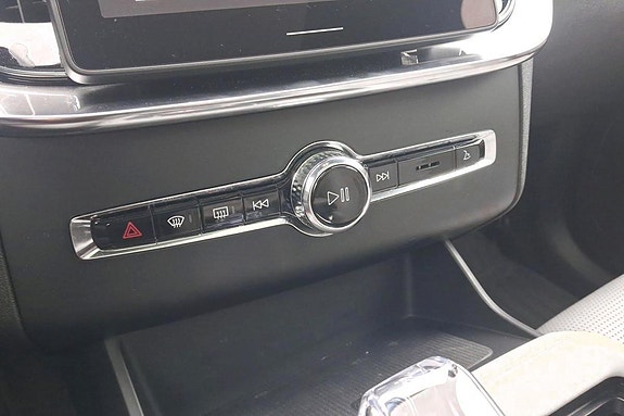 Volvo XC90 19 of 30