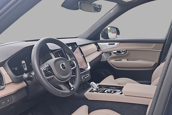 Volvo XC90 12 of 30