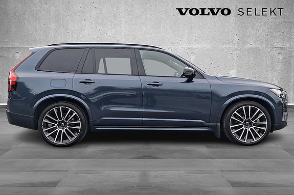 Volvo XC90 5 of 30