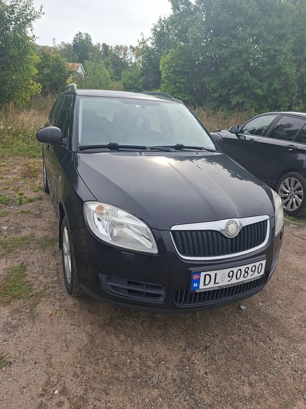 Skoda Fabia 2 of 3