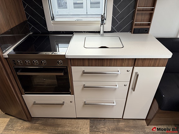 Polar 620 BQD-ALDE-SOLCELLE-LITHIUM-GASSKOMFYR-MICRO-QUEENBED-STORT BAD-FANTASTISK HELÅRSVOGN++ 18 of 30