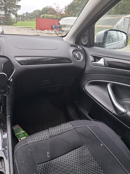 Ford Mondeo 3 of 13