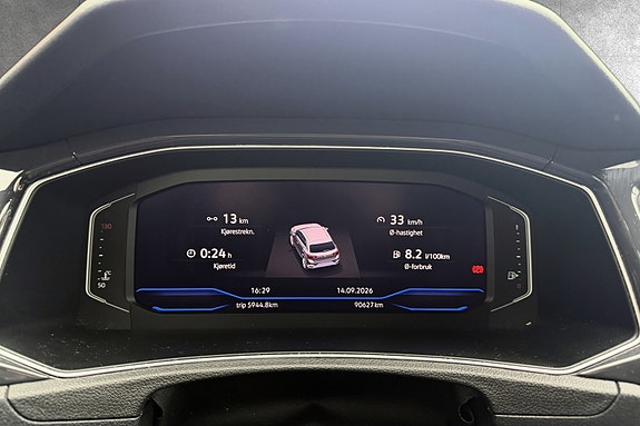 Volkswagen T-Roc 15 of 15