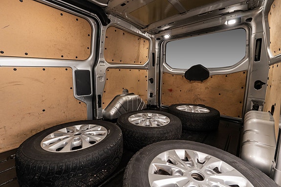 Ford Transit Custom 19 of 23