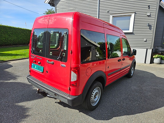 Ford Transit Connect 3 of 7