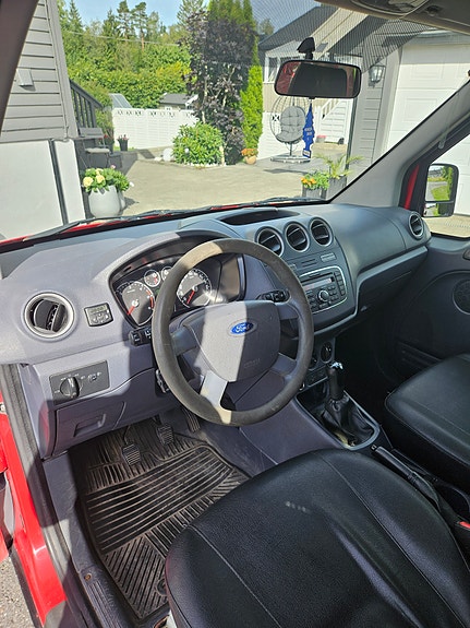 Ford Transit Connect 7 of 7